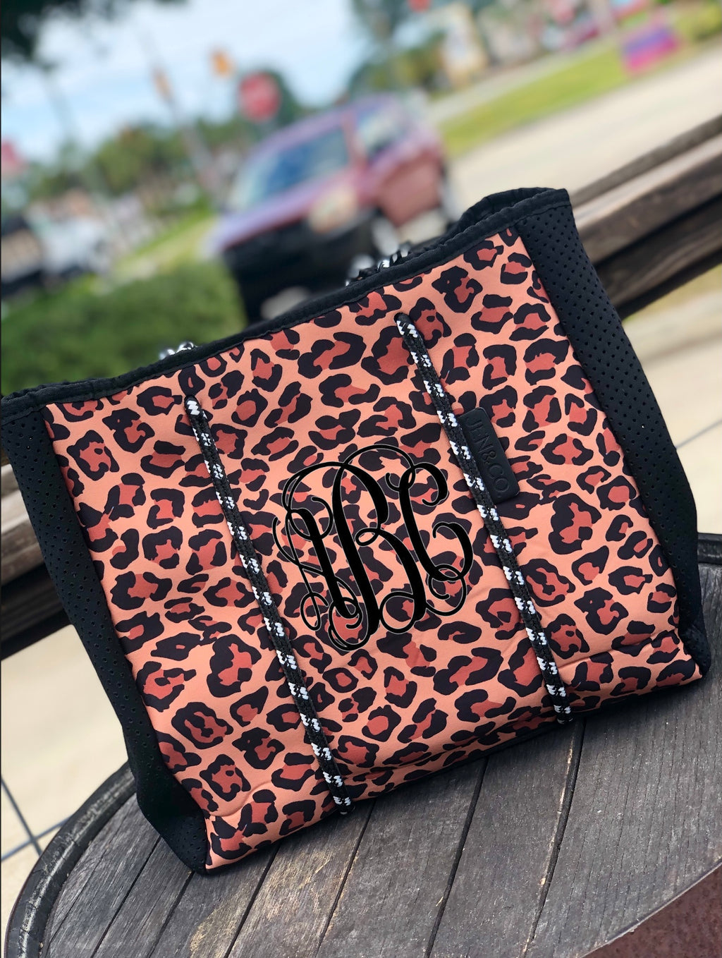 Meribella: Multifunctional Neoprene Tote